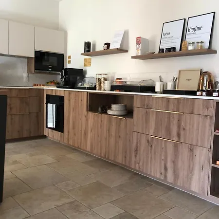 Maison De De Charme 8-10 Personnes Nyaraló *